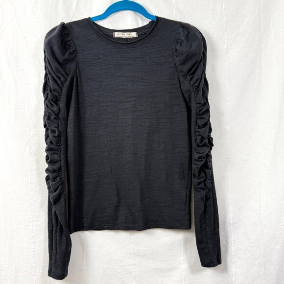 We The Free Natasha Tee Womens Sz XS Black Ruched Long Sleeve Crew Neck Top Boho - Picture 1 of 10